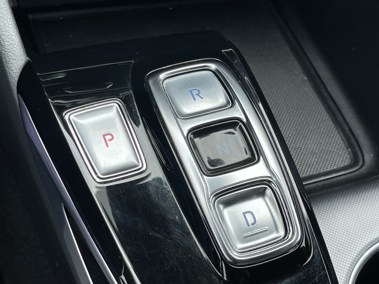 Used 2021  Hyundai Sport image 27