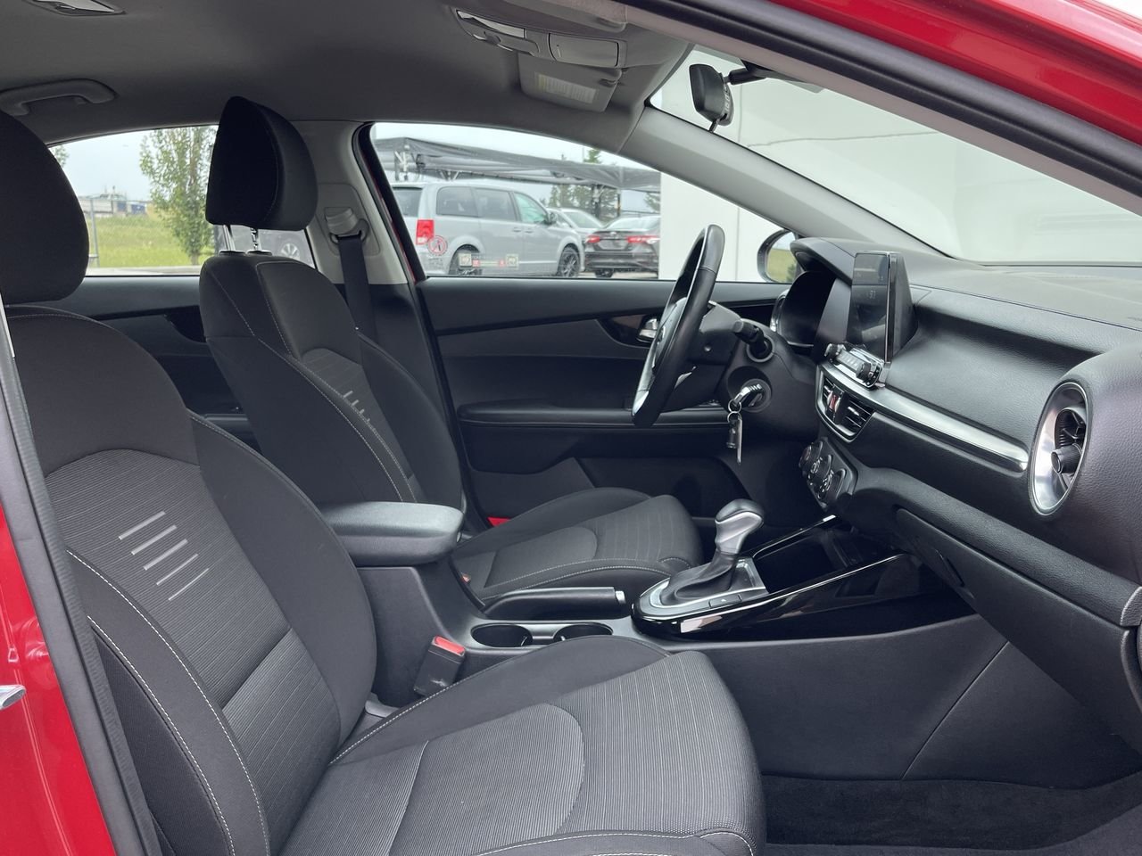 Used 2021  Kia Sedan EX IVT image 30