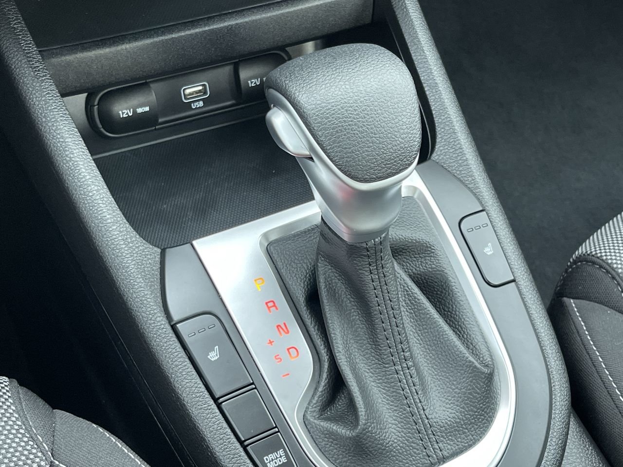 Used 2023  Kia Sedan LX IVT image 27