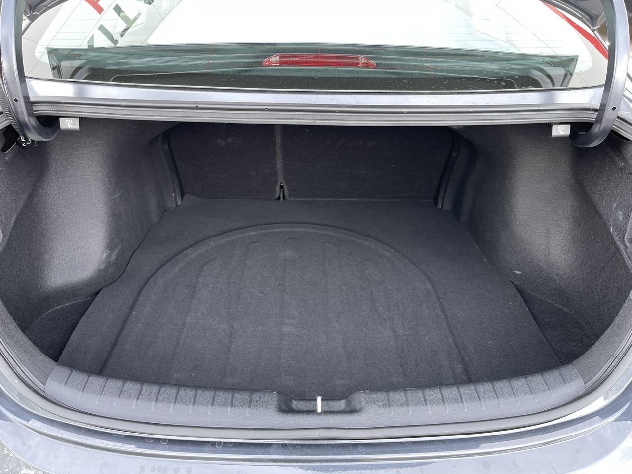 Used 2023  Kia Sedan LX IVT image 30