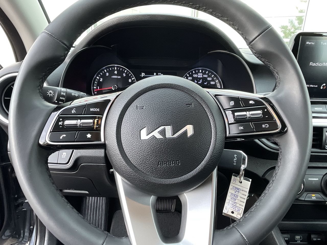 Used 2023  Kia Sedan LX IVT image 22