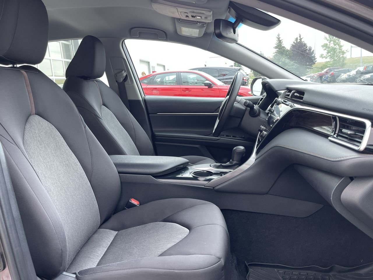 Used 2018 Pre-Dawn Grey Mica Toyota 4-Door Sedan LE 8A image 30