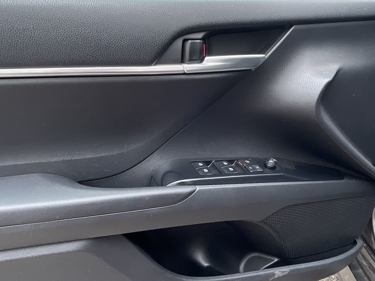 Used 2018 Pre-Dawn Grey Mica Toyota 4-Door Sedan LE 8A image 21