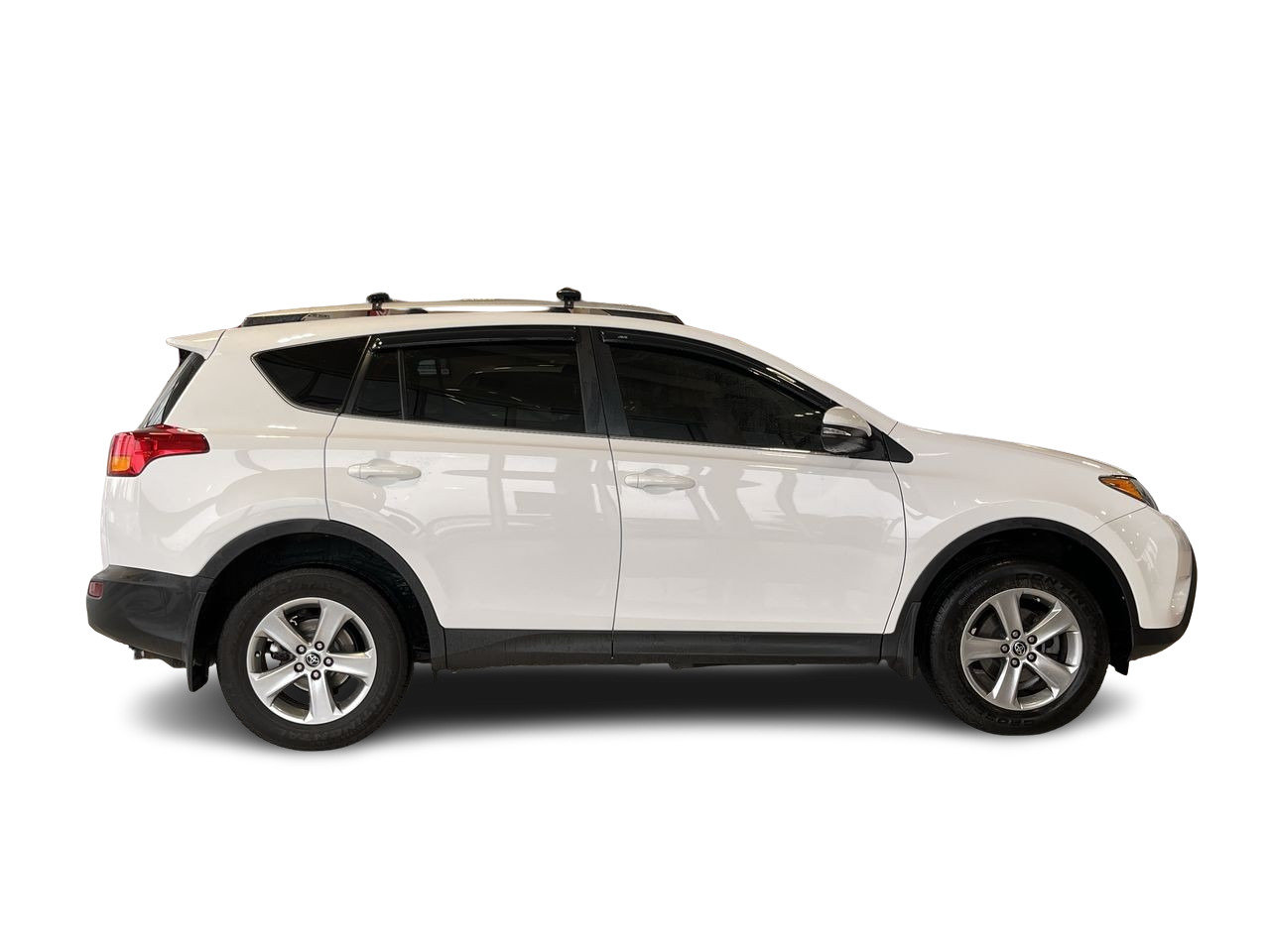 Used 2015 Alpine White Toyota AWD XLE image 13