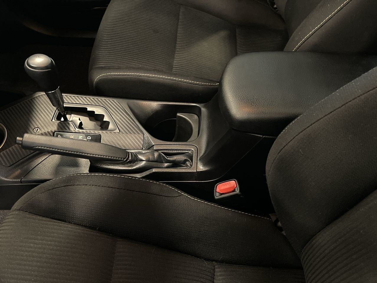 Used 2015 Alpine White Toyota AWD XLE image 27