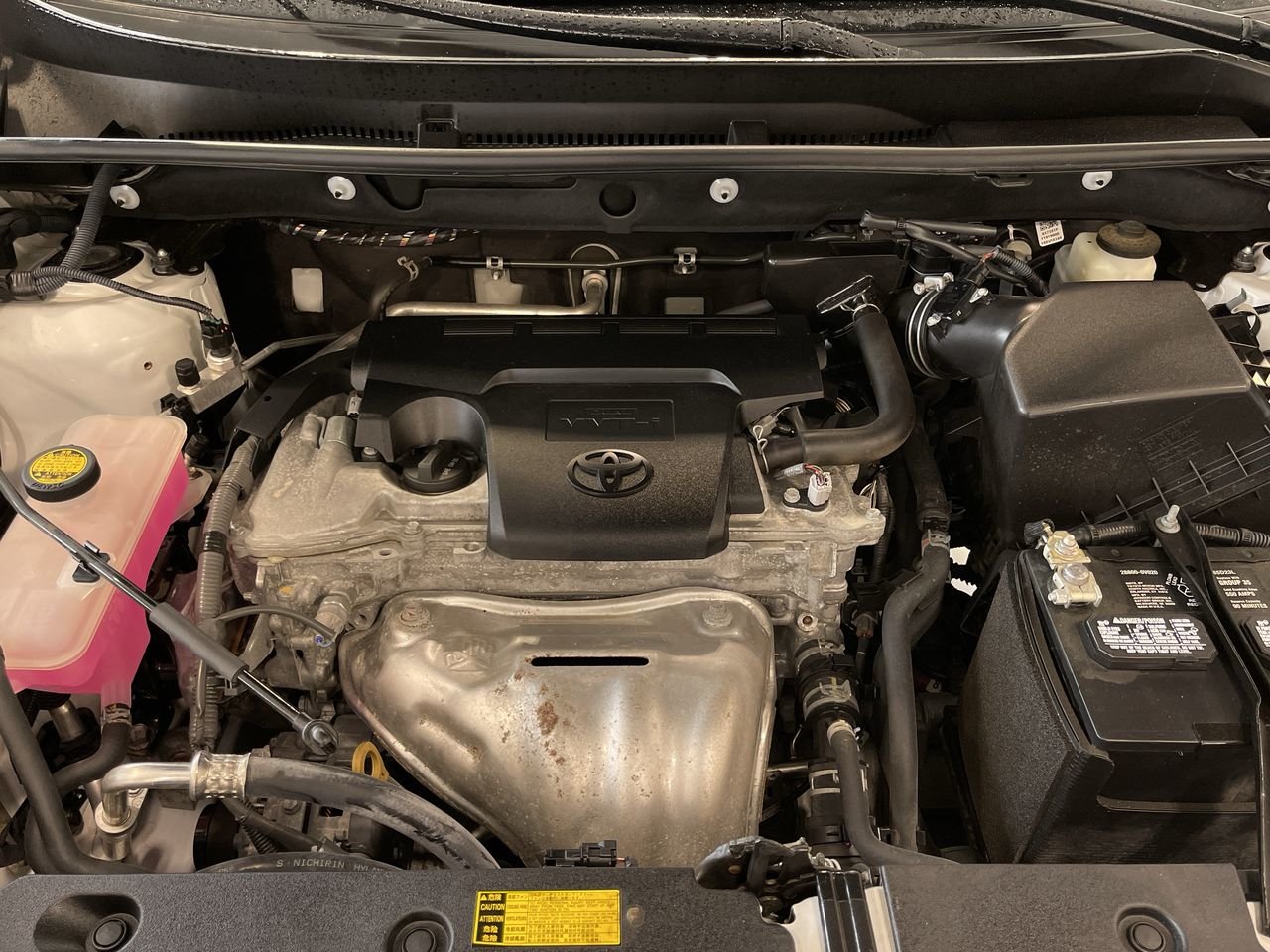 Used 2015 Alpine White Toyota AWD XLE image 32