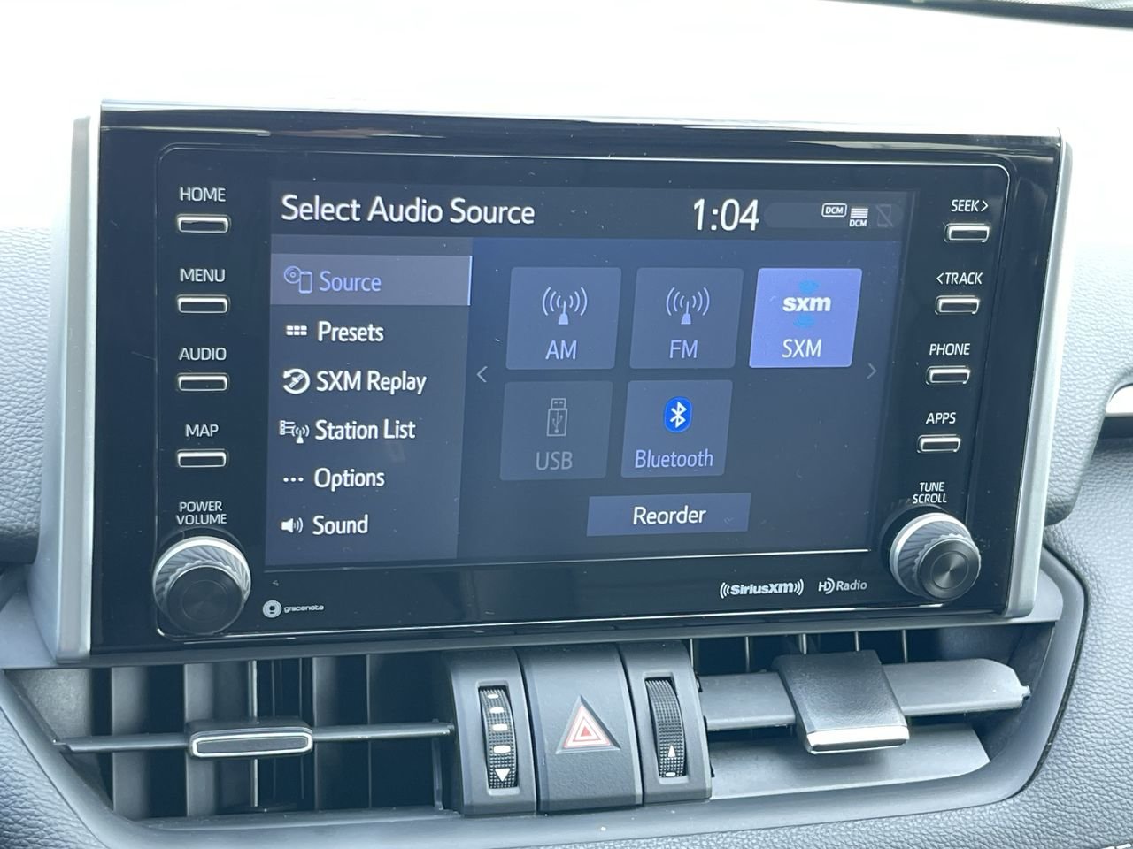 Used 2020  Toyota AWD XLE image 24