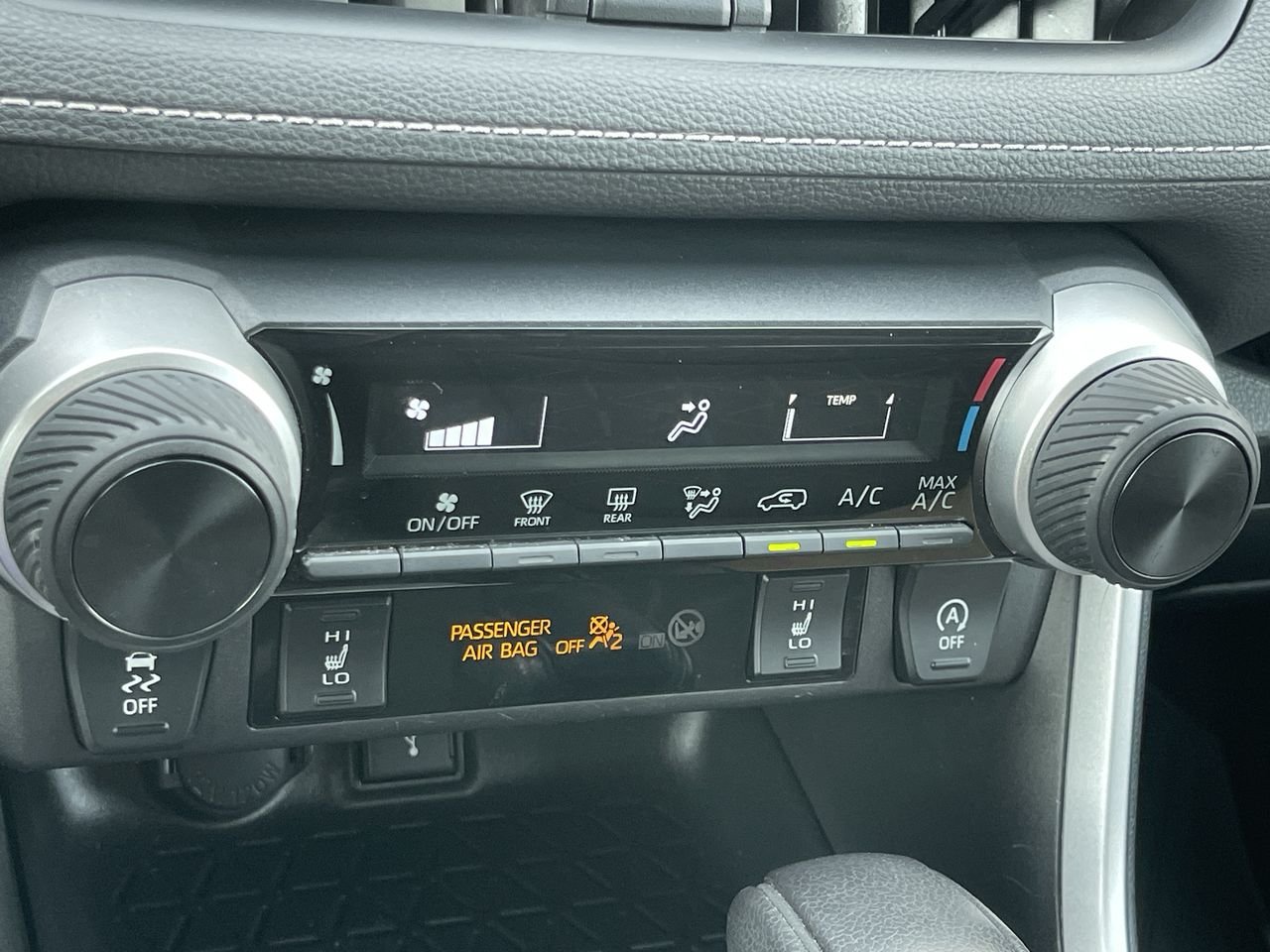 Used 2021  Toyota LE AWD image 26