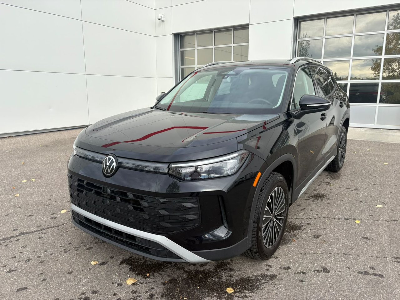 Deep Black Pearl 2026 Volkswagen Tiguan SUV / Crossover Automatic