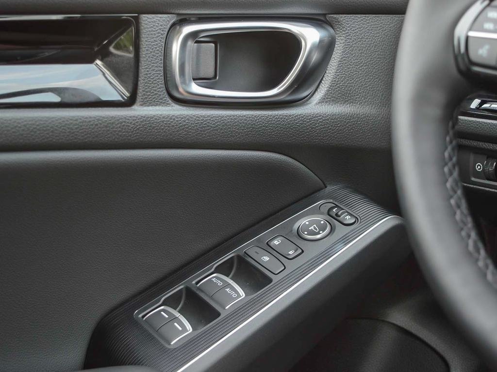 New 2023 Sonic Grey Pearl Honda TOURING image 16