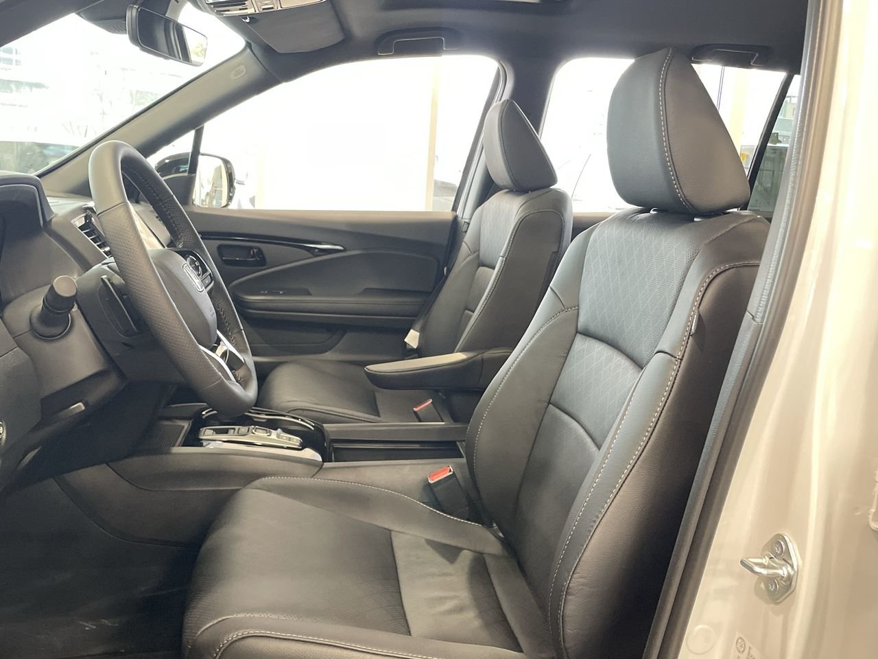 New 2023 Platinum White Pearl Honda TOURING image 21