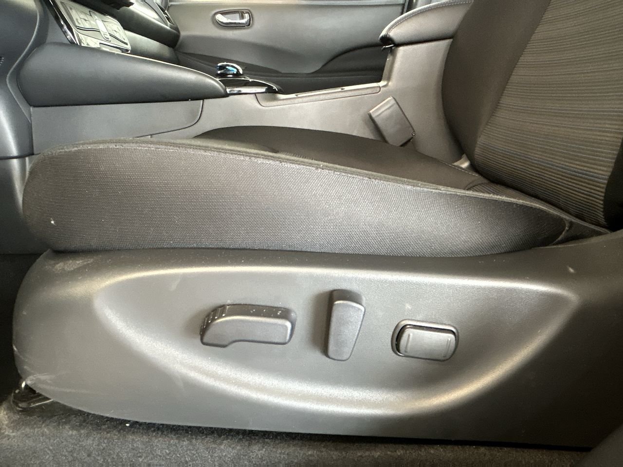 Used 2022 GREY Nissan Nav, Apple carplay, Bluetooth, Caméra, Xenon, USB* image 20