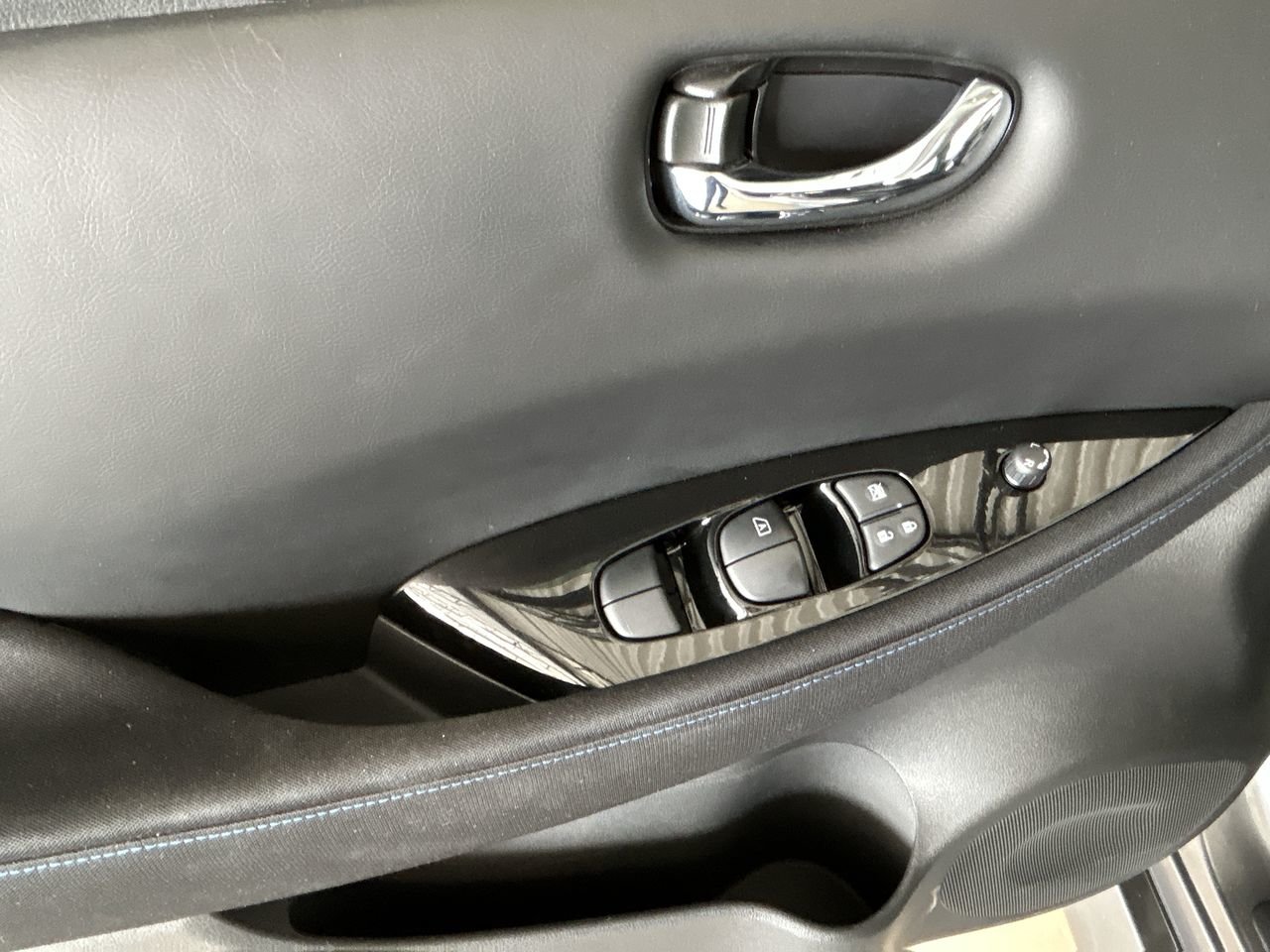 Used 2022 GREY Nissan Nav, Apple carplay, Bluetooth, Caméra, Xenon, USB* image 21