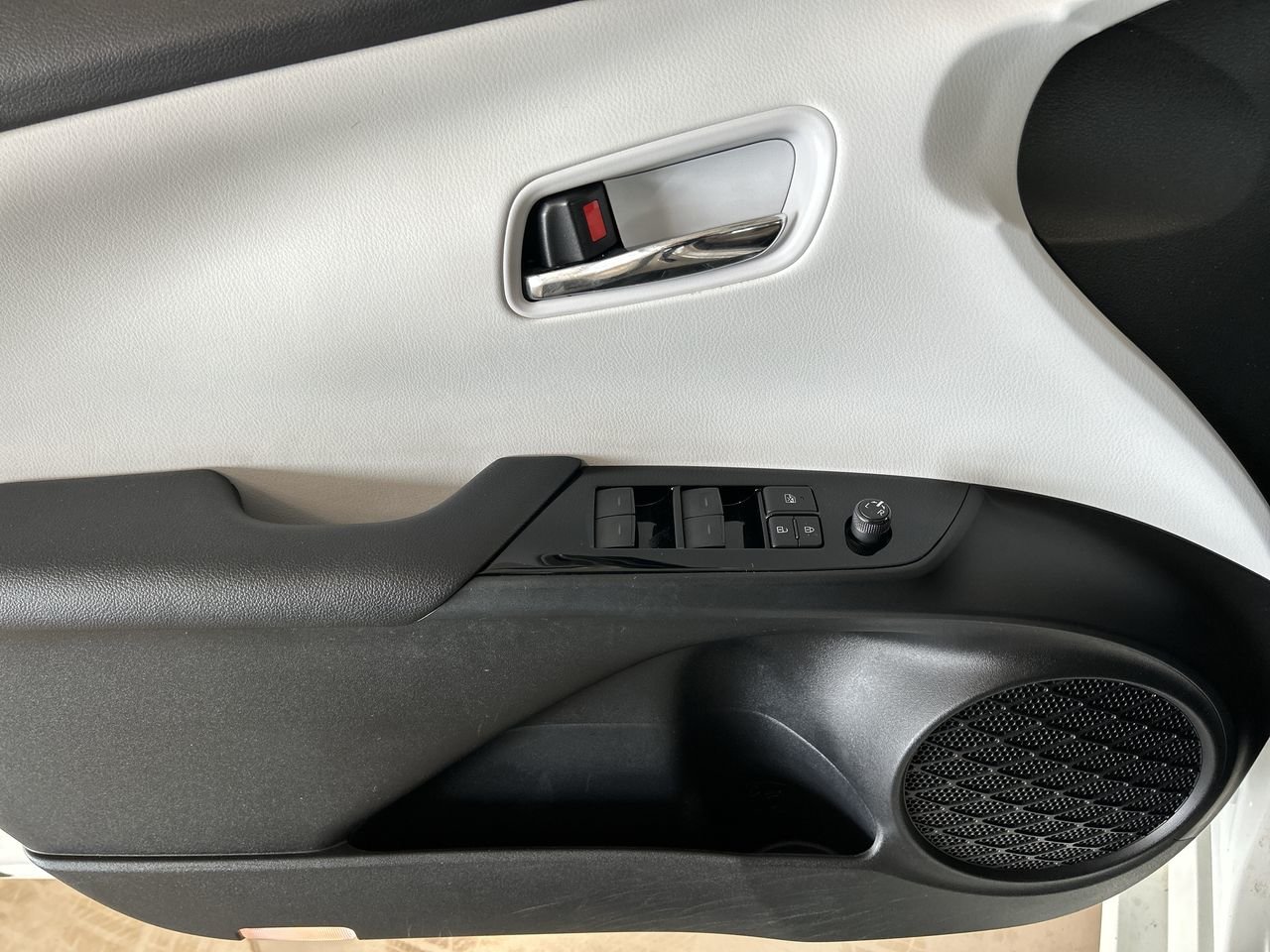 Used 2020 WHITE Toyota Cuir, Nav, Apple carplay, Bluetooth, Caméra, Xenon image 21