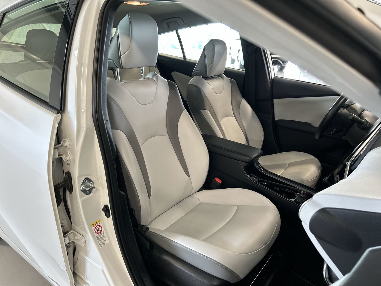 Used 2020 WHITE Toyota Cuir, Nav, Apple carplay, Bluetooth, Caméra, Xenon image 32