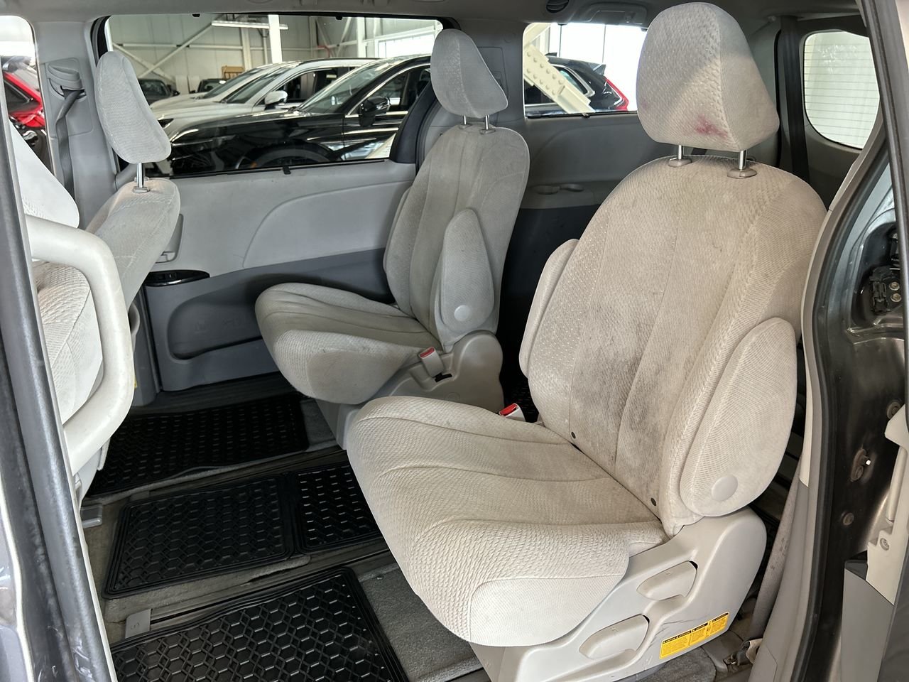 Used 2014 GREY Toyota LE, 7 passagers, Bluetooth, Jantes, USB*********** image 29