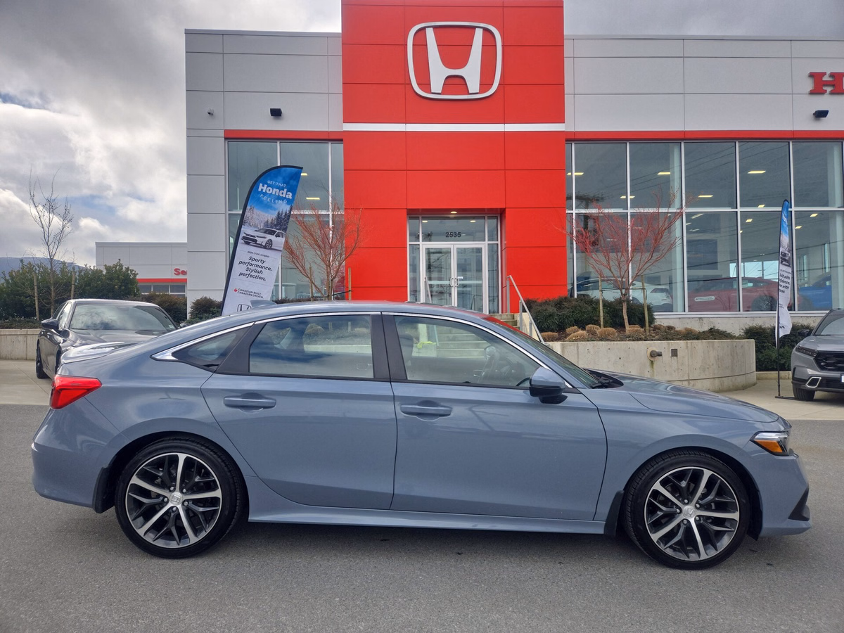 2022 Honda Civic Touring FWD