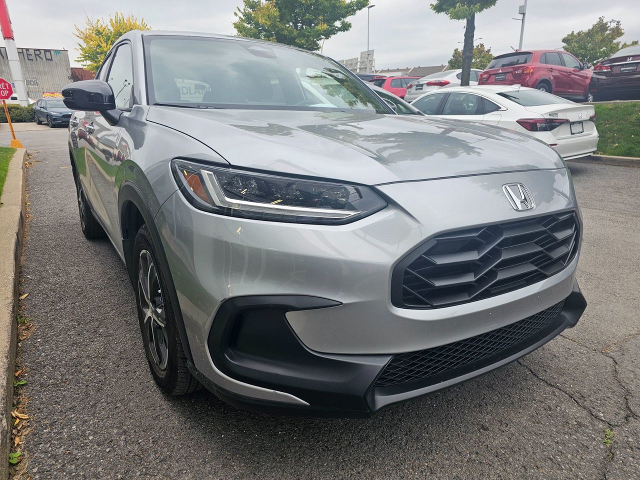 Lunar Silver Metallic 2025 Honda HR-V SUV / Crossover All-Wheel Drive Continuously Variable Transmission
