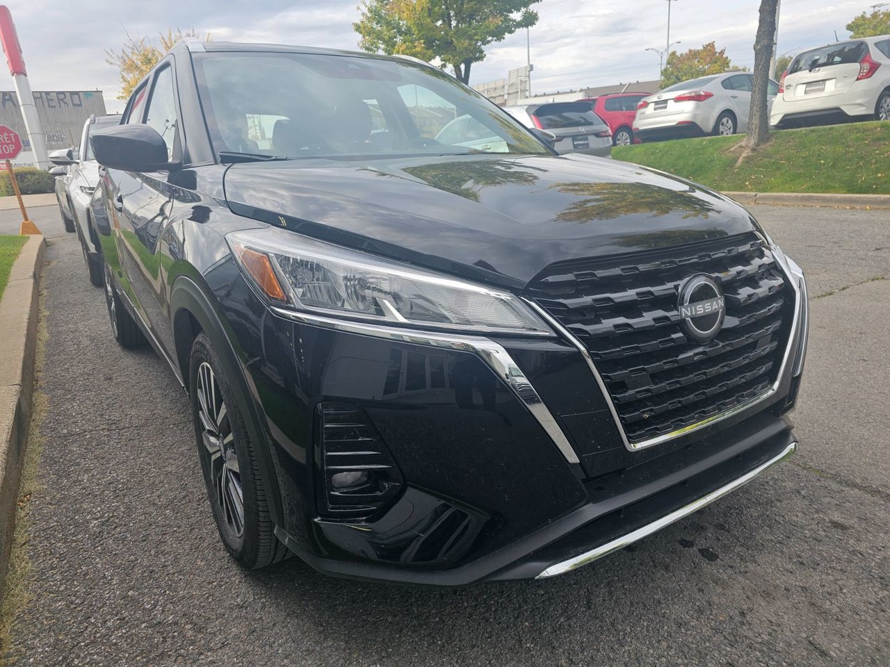 Super Black 2025 Nissan Kicks SUV / Crossover Front-Wheel Drive Continuously Variable Transmission