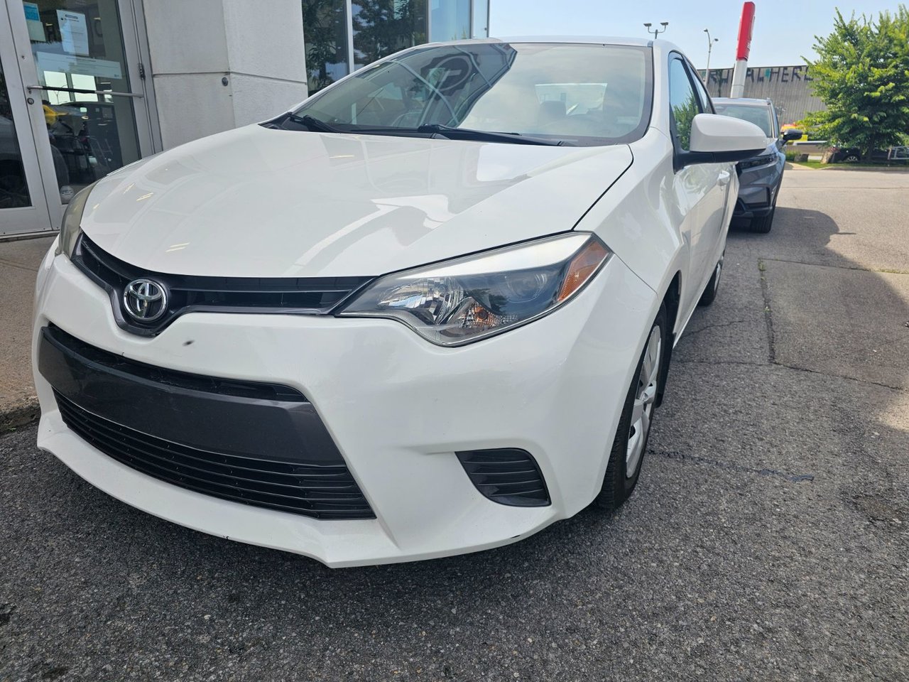 Alpine White 2016 Toyota Corolla Sedan Front-Wheel Drive Continuously Variable Transmission