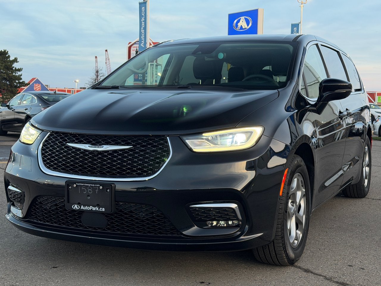 Chrysler Pacifica Limited FWD 2024