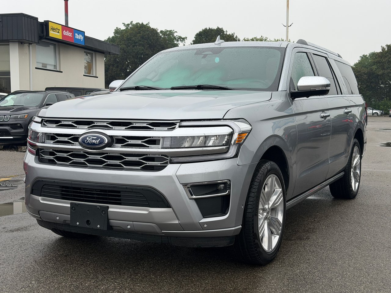 Iconic Silver 2024 Ford Expedition SUV / Crossover Four-Wheel Drive Automatic
