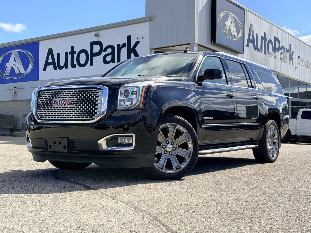 Onyx Black 2017 GMC Yukon XL SUV / Crossover Four-Wheel Drive Automatic