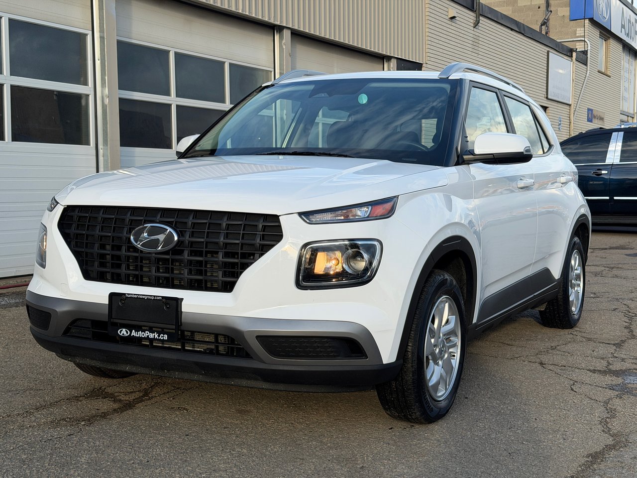 Atlas White 2025 Hyundai Venue Continuously Variable Transmission