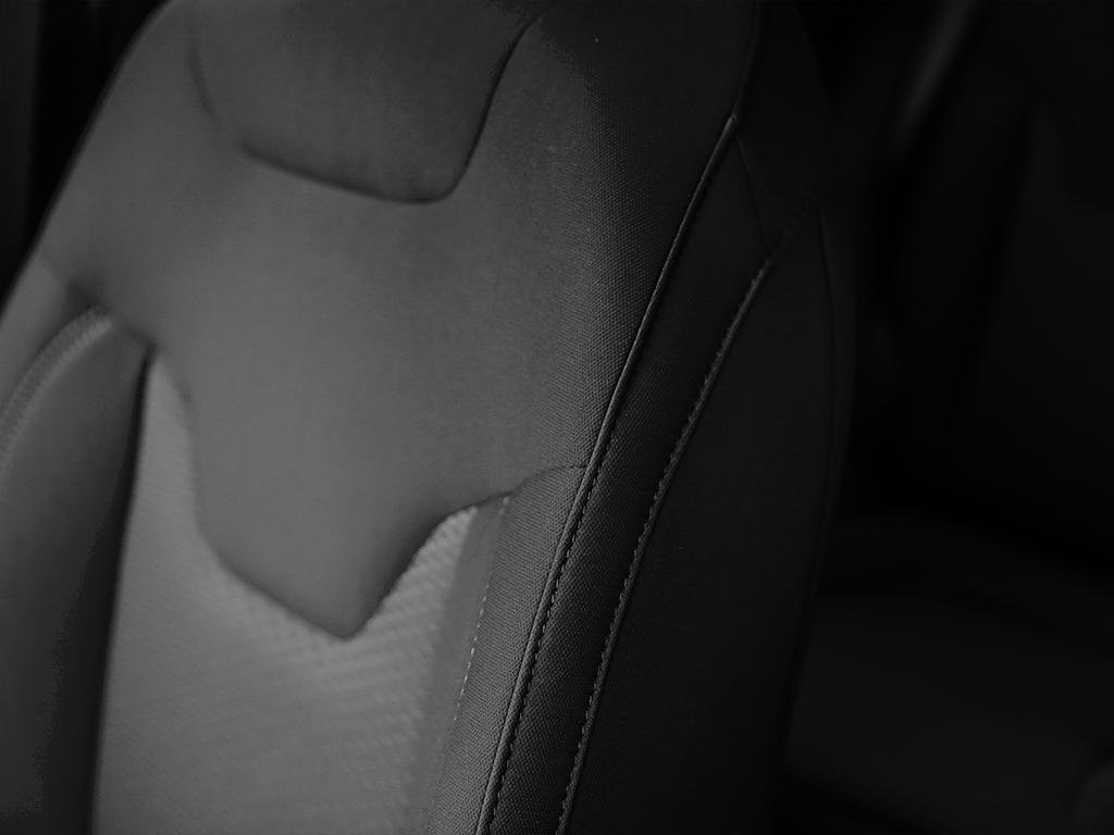 2025 Jeep Compass SPORT-23