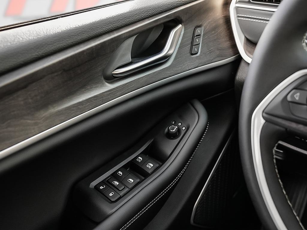 2025 Jeep Grand Cherokee LIMITED-14