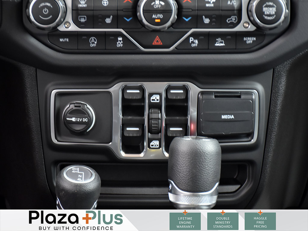 2025 Jeep Wrangler 4-Door SAHARA-22