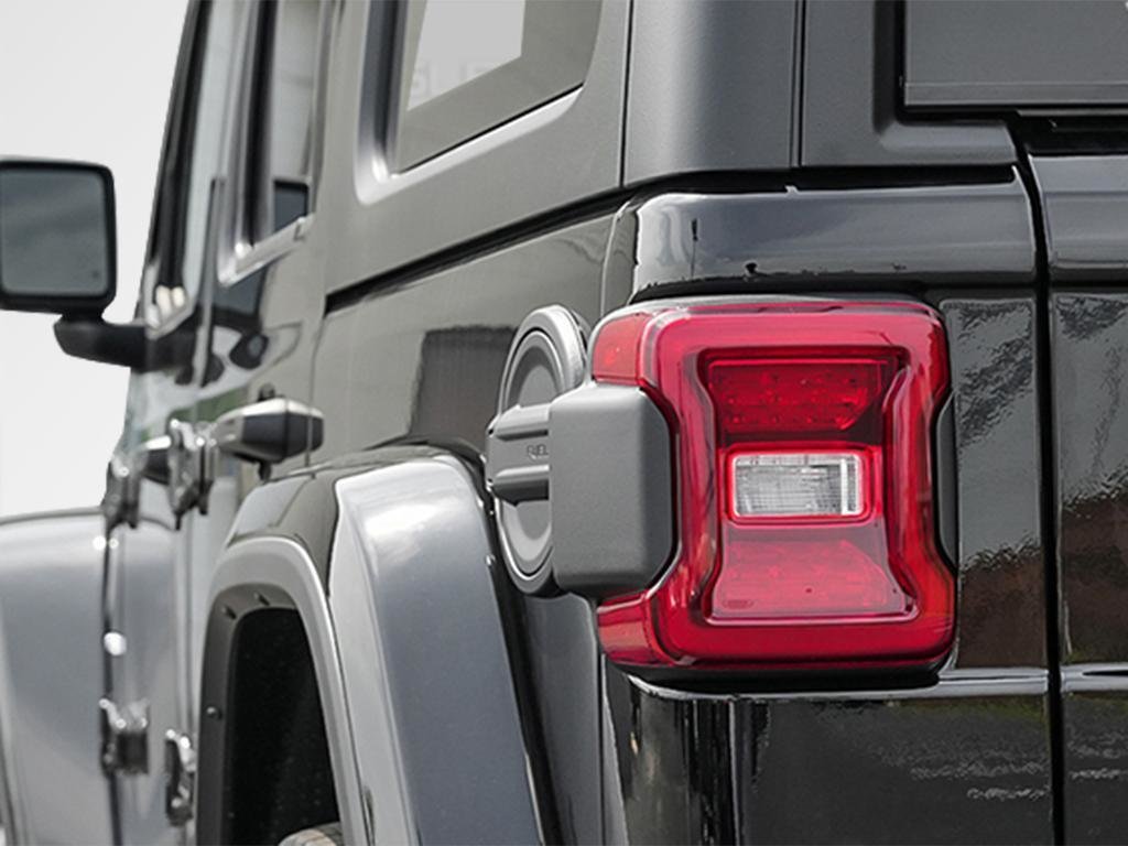 2025 Jeep Wrangler 4-Door SAHARA-13