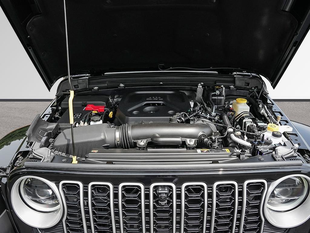 2025 Jeep Wrangler 4-Door SAHARA-8