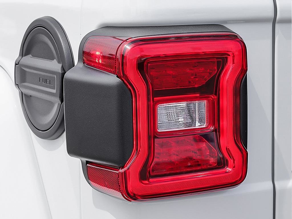 2025 Jeep Wrangler 4-Door SAHARA-8