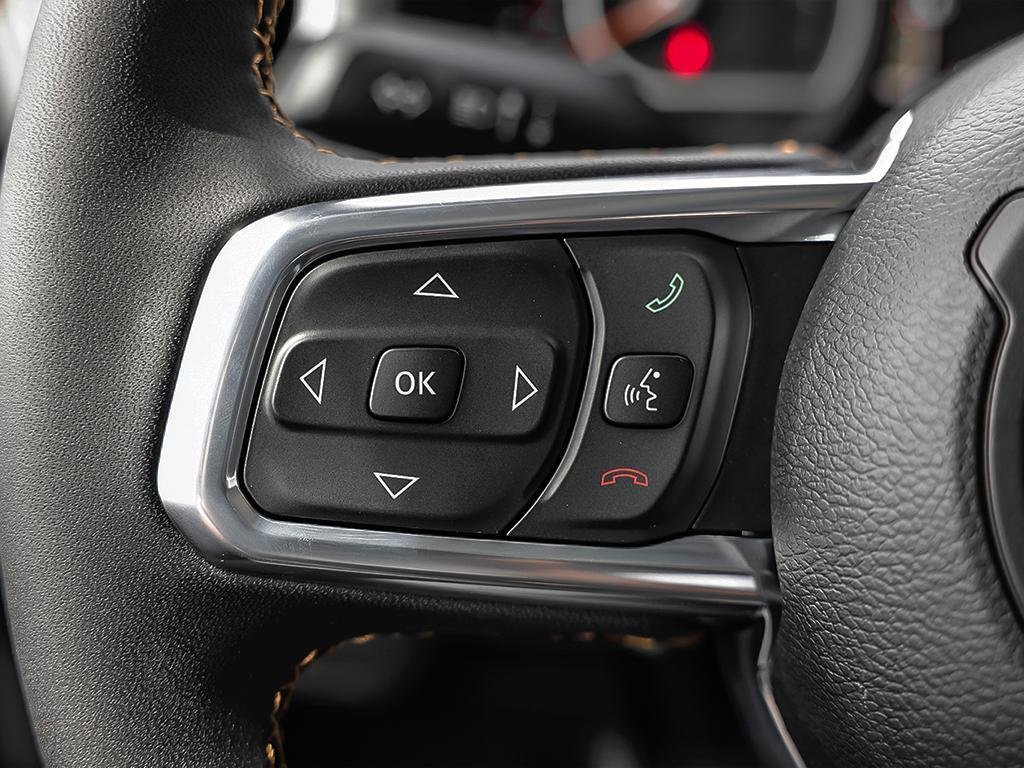 2025 Jeep Wrangler 4-Door SAHARA-11