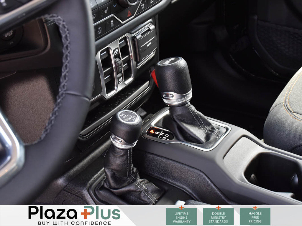 2025 Jeep Wrangler 4-Door SAHARA-21