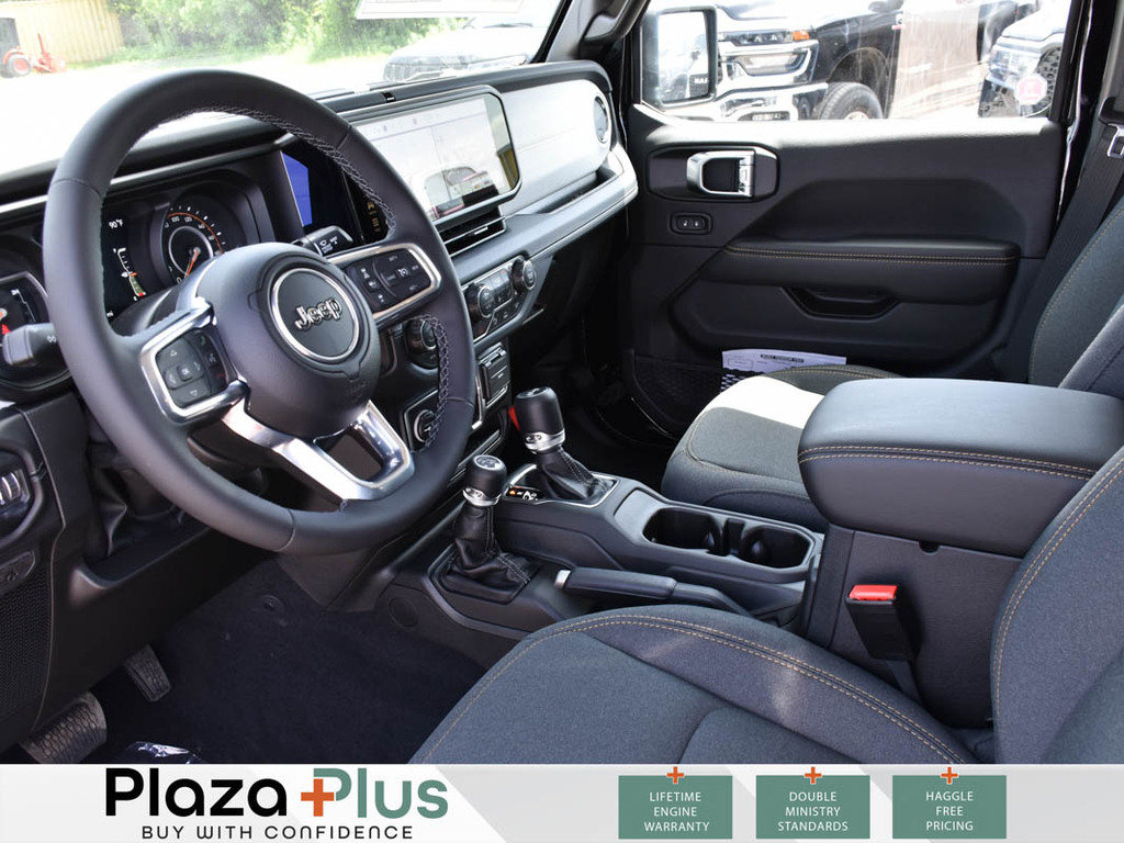 2025 Jeep Wrangler 4-Door SAHARA-11