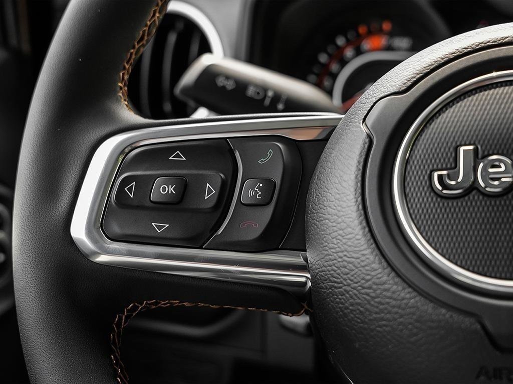 2025 Jeep Wrangler Sahara-17