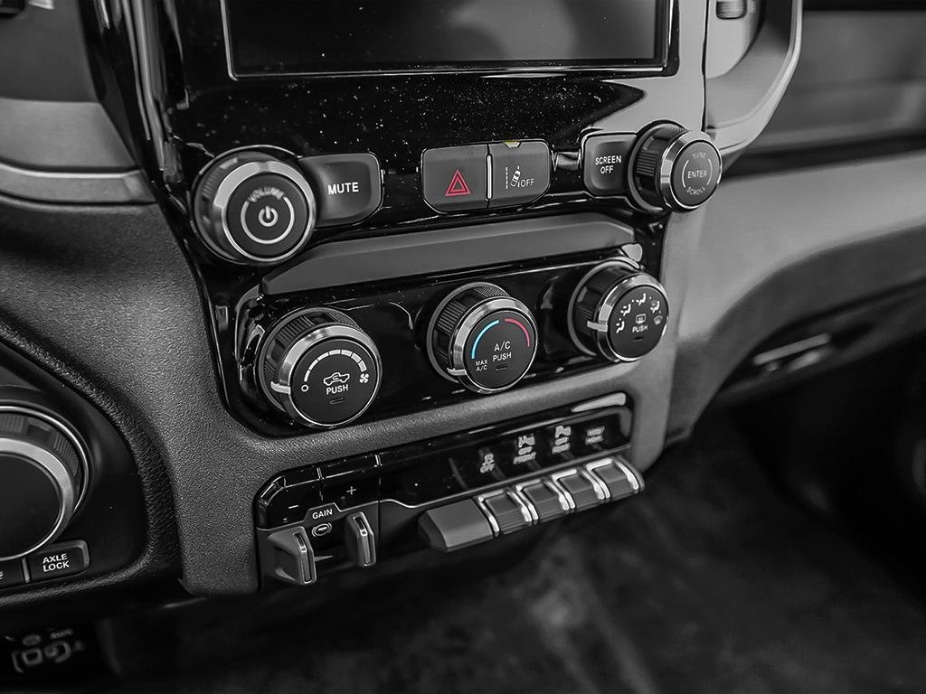 2025 Ram 1500 BIG HORN-19