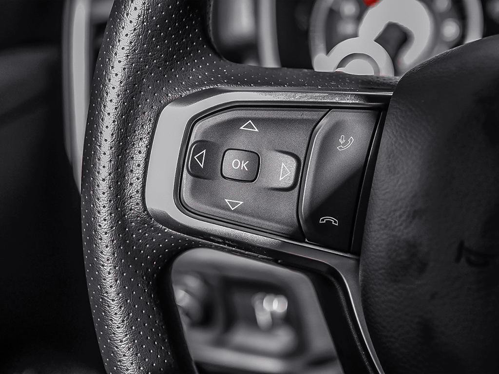 2025 Ram 1500 BIG HORN-12