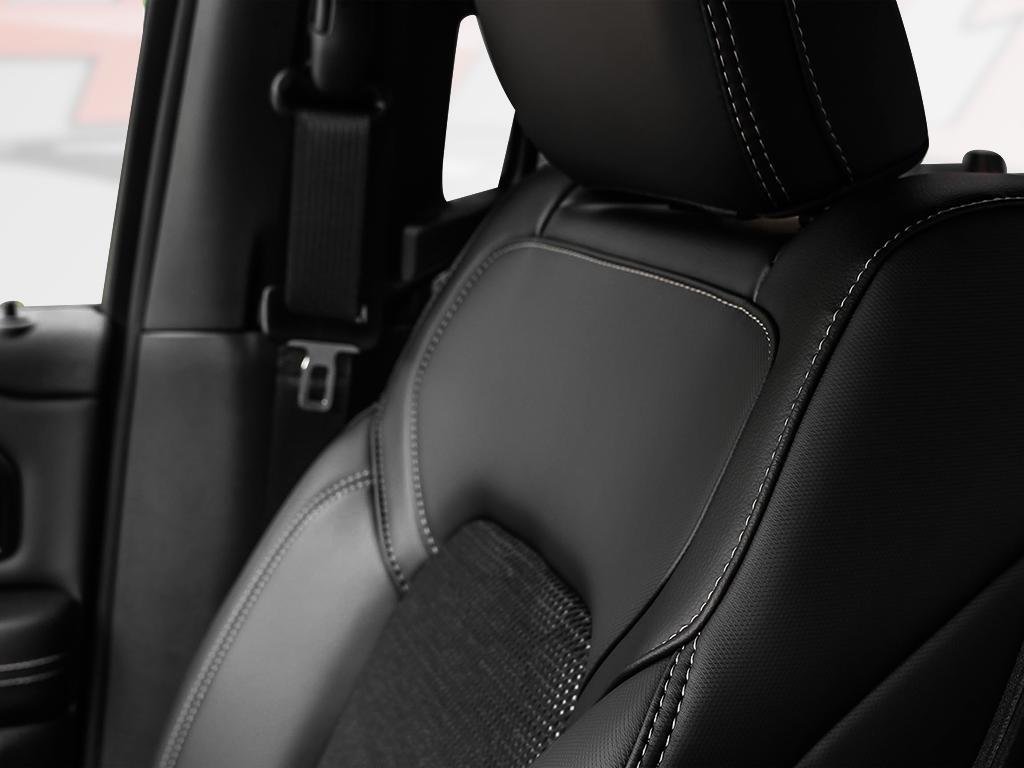 2025 Ram 1500 SPORT-18