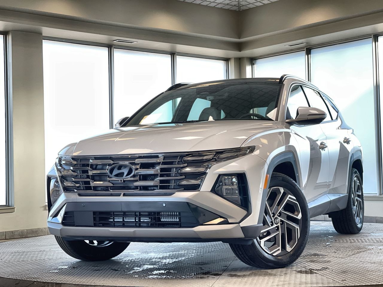 Crystal White Pearl 2026 Hyundai Tucson Hybrid Plug-In SUV / Crossover Automatic
