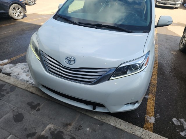 2015 Toyota Sienna XLE 7-Passenger AWD