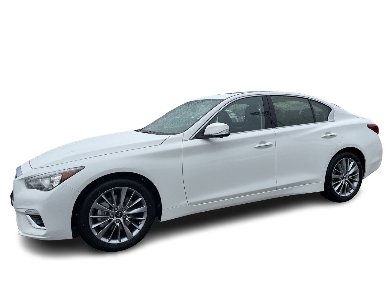 New 2022 Pure White INFINITI LUXE image 4