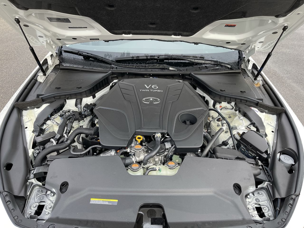 New 2022 Majestic White INFINITI LUXE image 20