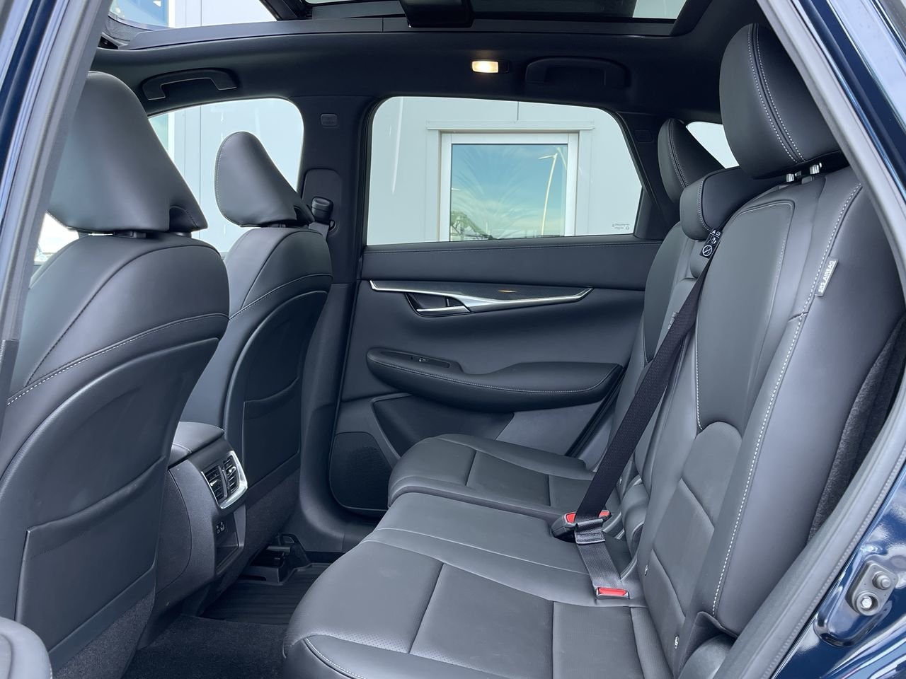 New 2023 Hermosa Blue INFINITI SPORT image 31