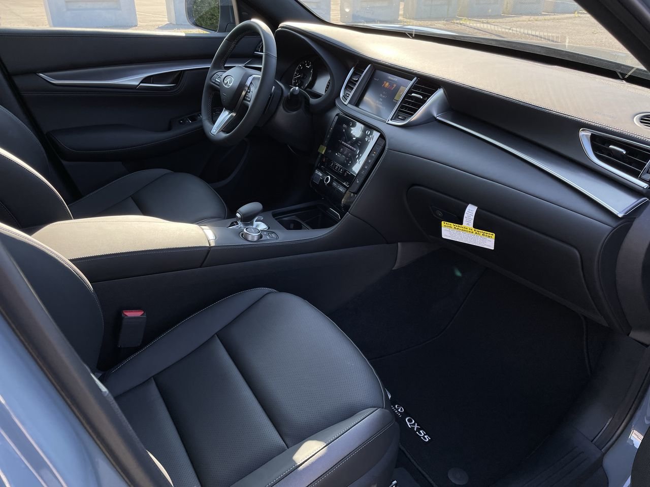 New 2023 Slate Gray INFINITI LUXE image 33