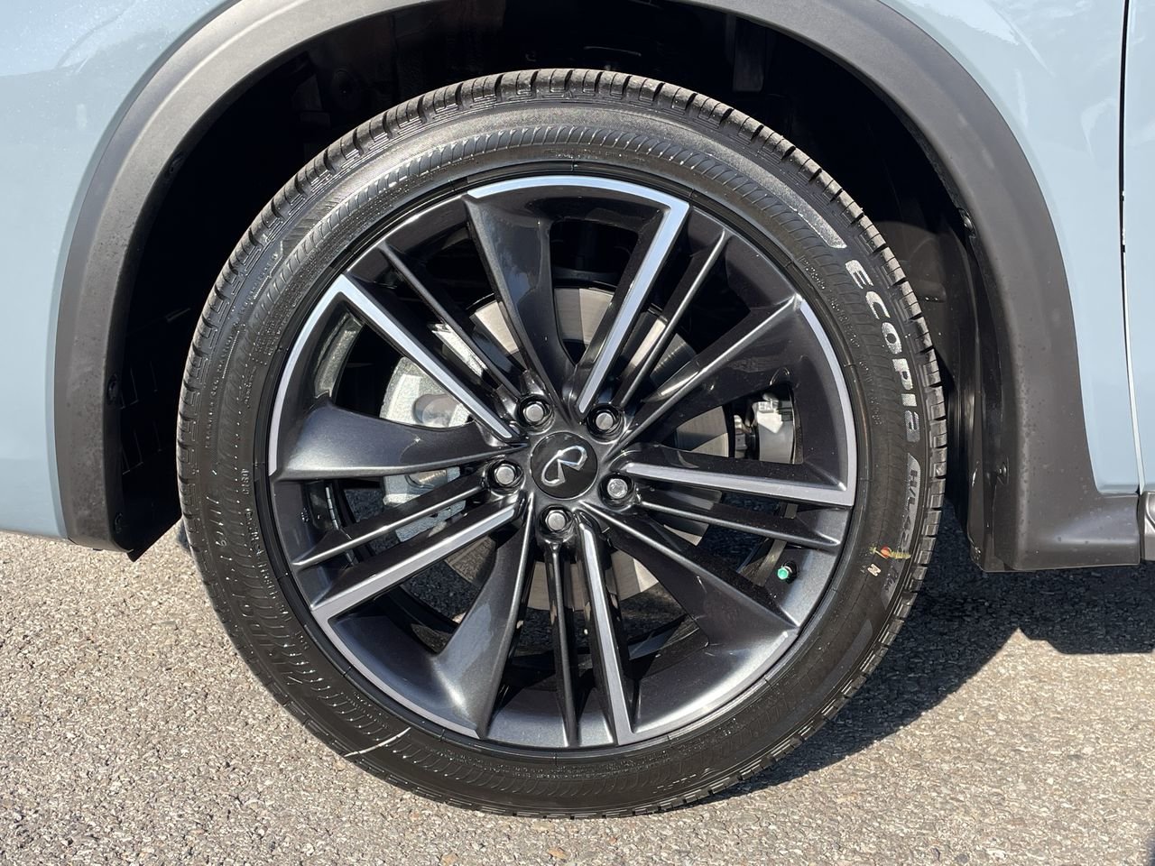 New 2023 Slate Gray INFINITI LUXE image 18