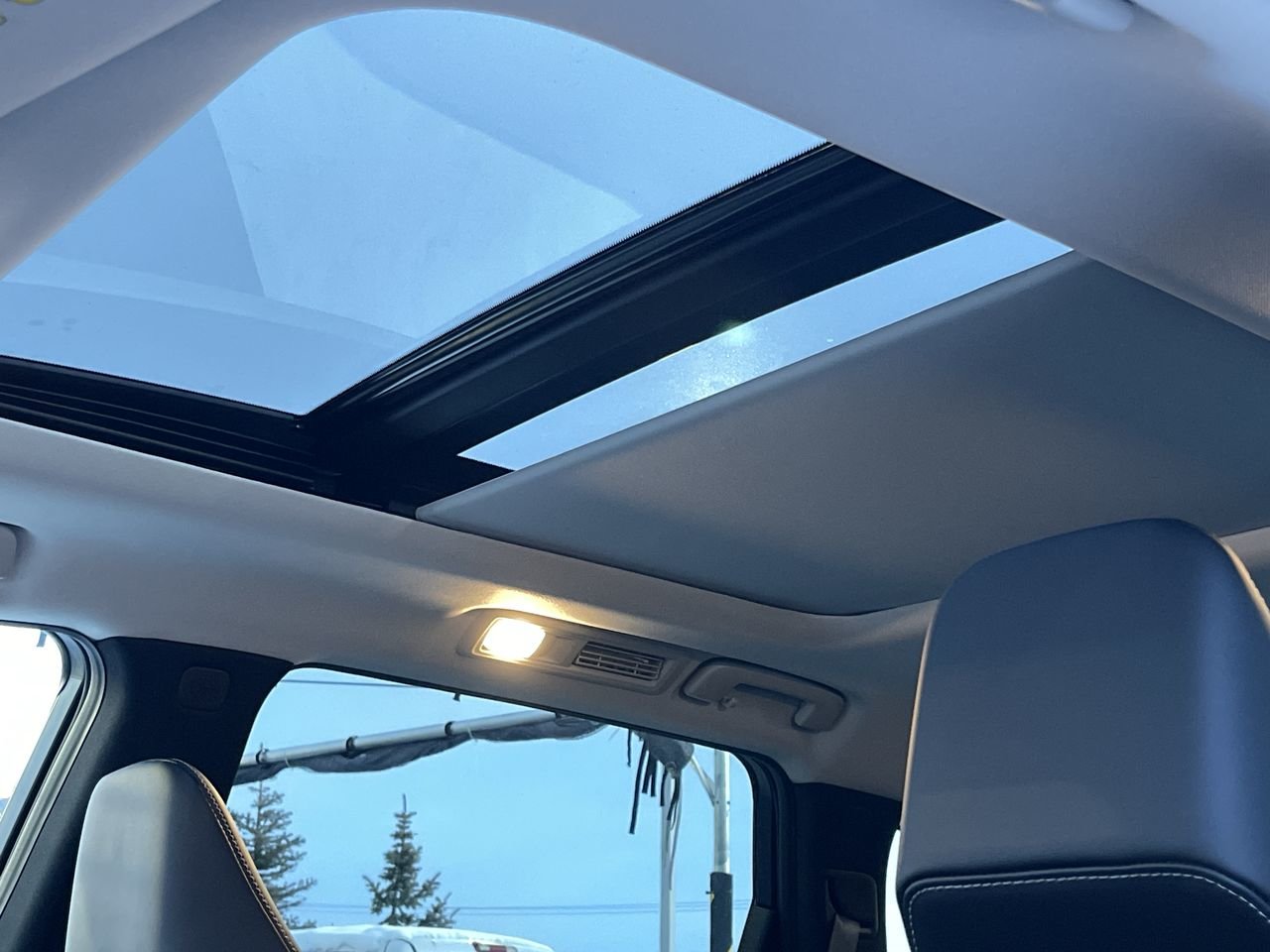New 2023 Graphite Shadow INFINITI LUXE image 31