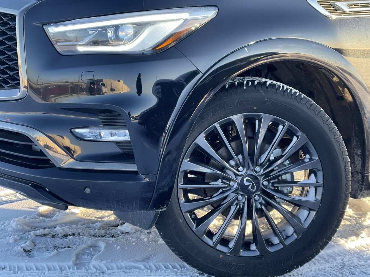 New 2023 Mineral Black INFINITI 8 PASSENGER, ProACTIVE image 18